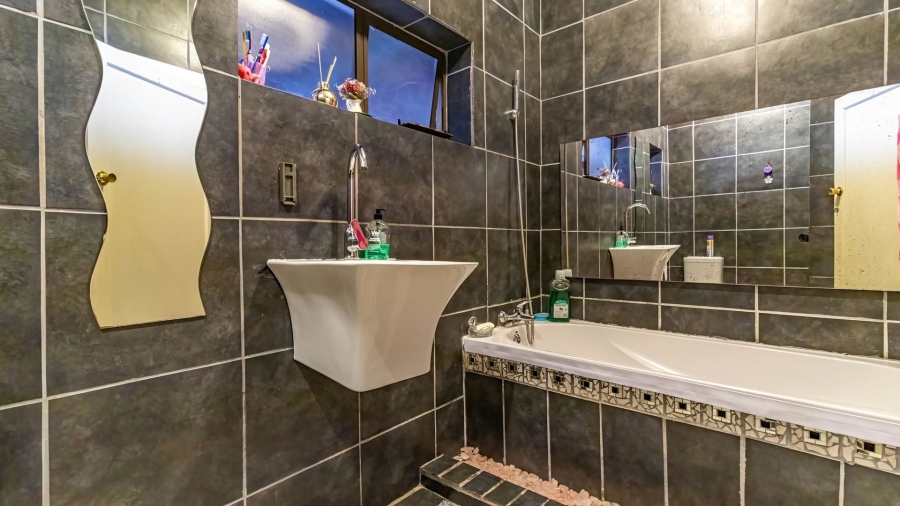 4 Bedroom Property for Sale in Bonnie Doone Eastern Cape